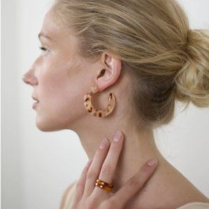 Machete Kate Hoops in Blush Tortoise Like New